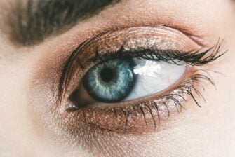 

																																																																																																		                                                The Role of Visual Cues in High-Tech Learning Environments